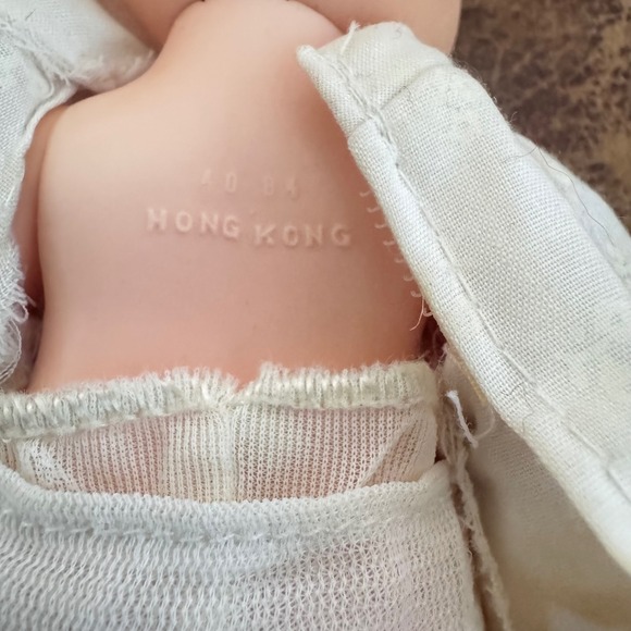 Vintage 1980 Playmates Hong Kong Doll Blonde Hair‎ Floral Dress Bonnet
Preloved - Picture 8 of 9